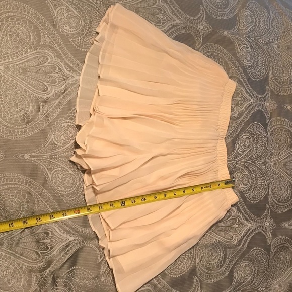 BCBGeneration Yellow Broken Pleat Vellum Skort - Picture 3 of 5